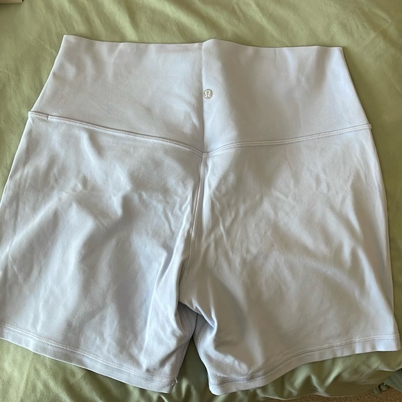 Lululemon Pastel Blue Align Shorts - Picture 4 of 4